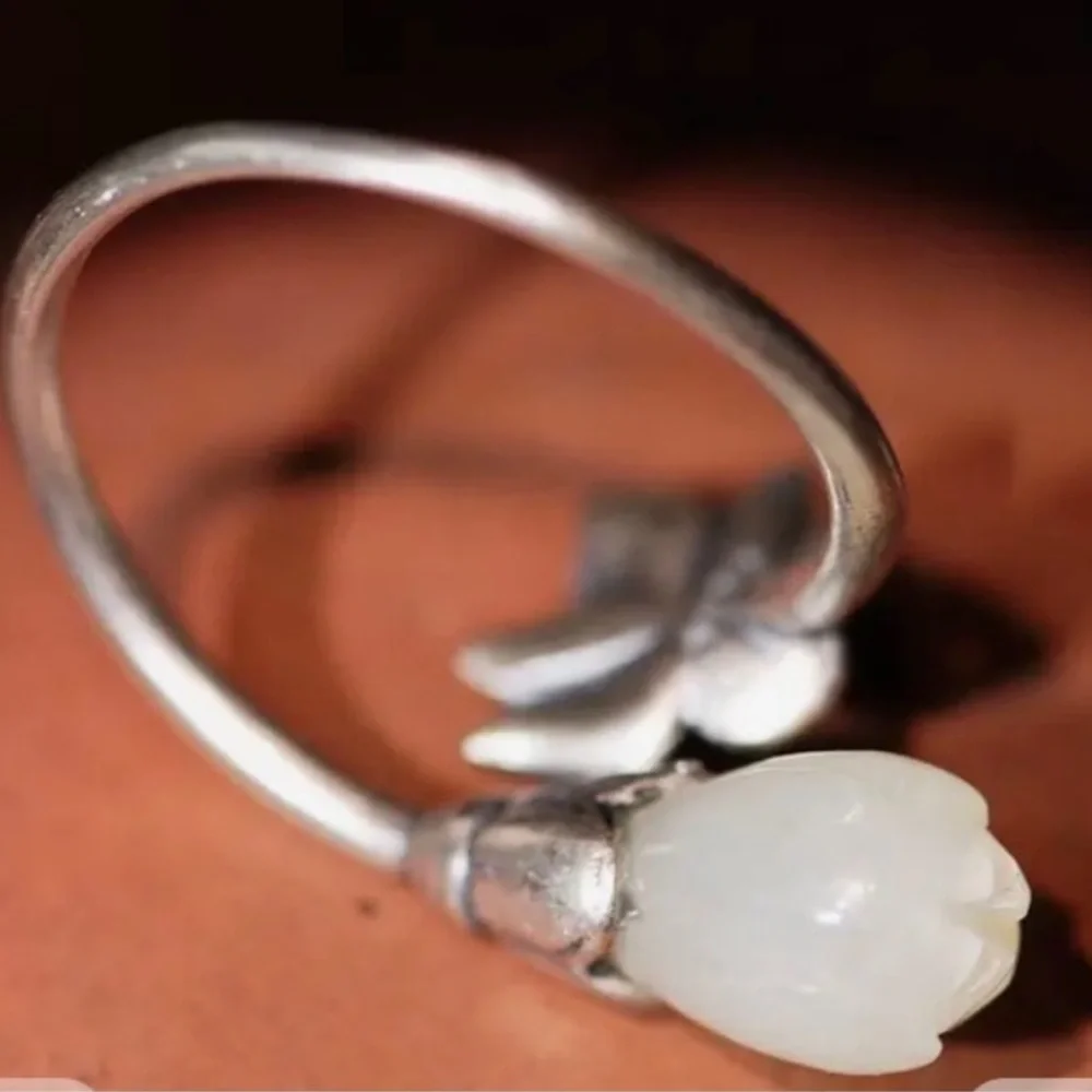 925 SILVER LOTUS FLOWER W WHITE JADE
LOTUS BLOOM RING - Picture 3 of 7